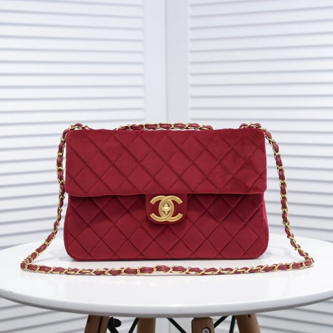 Chanel Womens Bags Crossbody Classic Bag