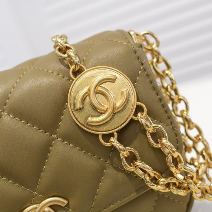 Chanel Womens Bags Small Flap bag Lambskin & Gold-Tone Metal