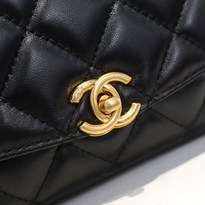 Chanel Womens Bags Flap Bag Lambskin & Gold-Tone Metal Black