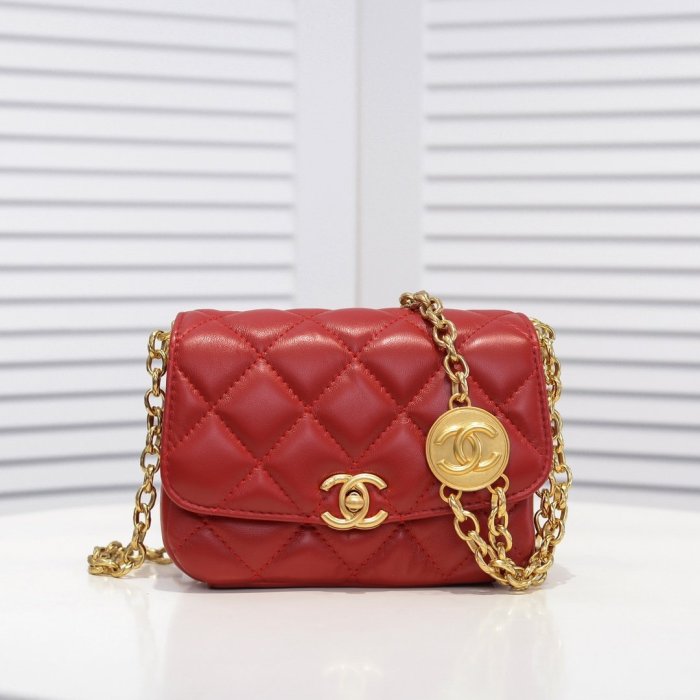 Chanel Womens Bags Small Flap bag Lambskin & Gold-Tone Metal
