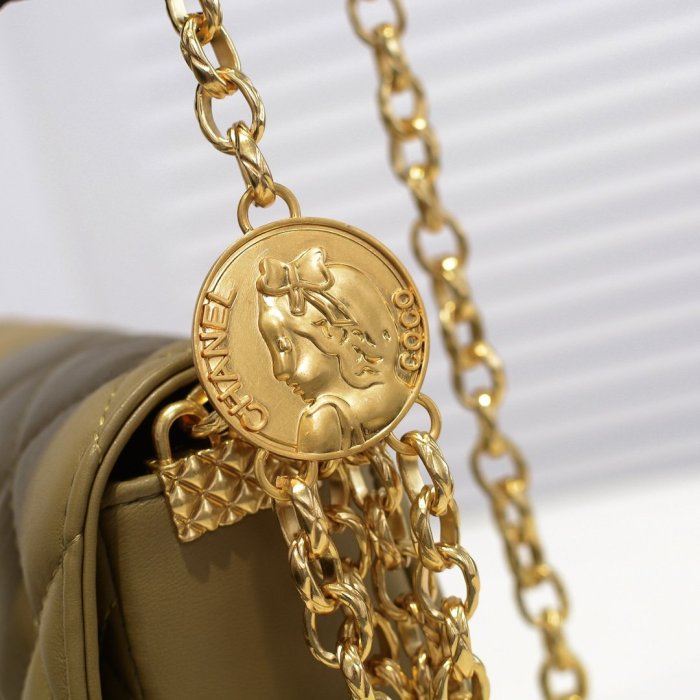 Chanel Womens Bags Flap Bag Lambskin & Gold-Tone Metal
