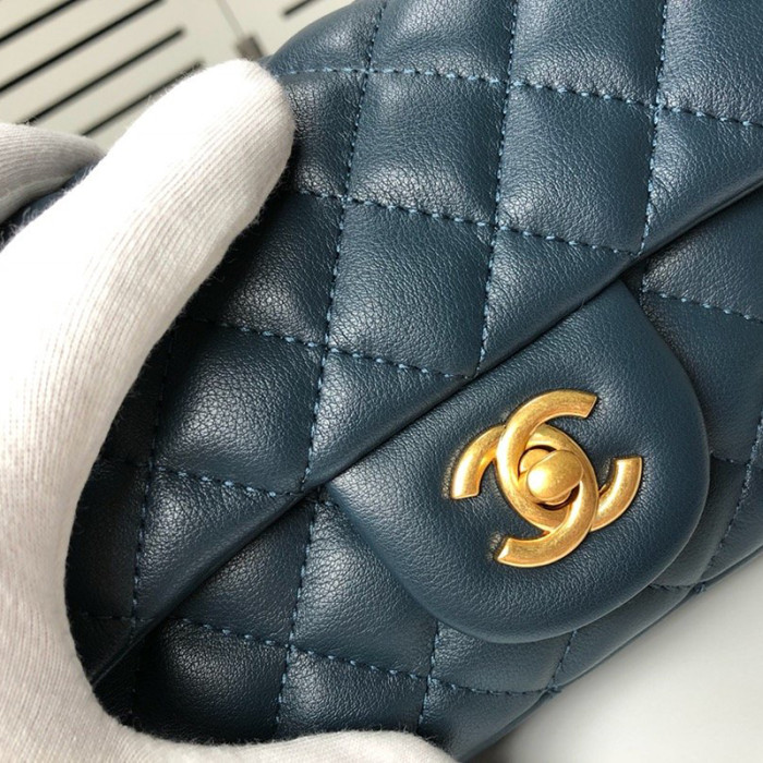 Chanel Womens Bags Crossbody Bag Classic Handbag