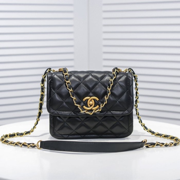 Chanel Womens Bags Shoulder Bag