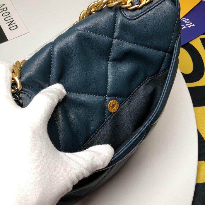 Chanel Womens Bags Chanel 19 Large Flap Bag