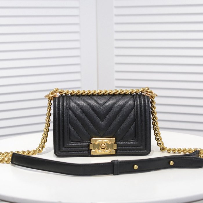 Chanel Womens Bags Crossbody Bag Boy Chanel Handbag