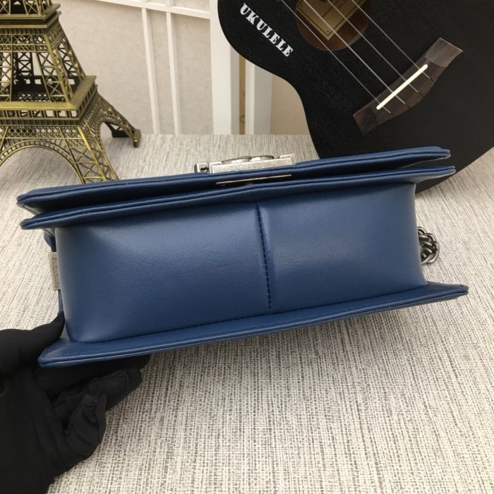 Chanel Womens Bags Crossbody Bag Boy Chanel Handbag Calfskin & Ruthenium-Finish Metal Dark Blue