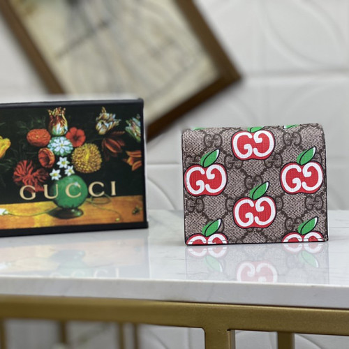 Gucci Womens Bag GG Supreme Short Wallet