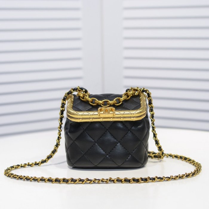 Chanel Womens Bags Mini Crossbody Bag