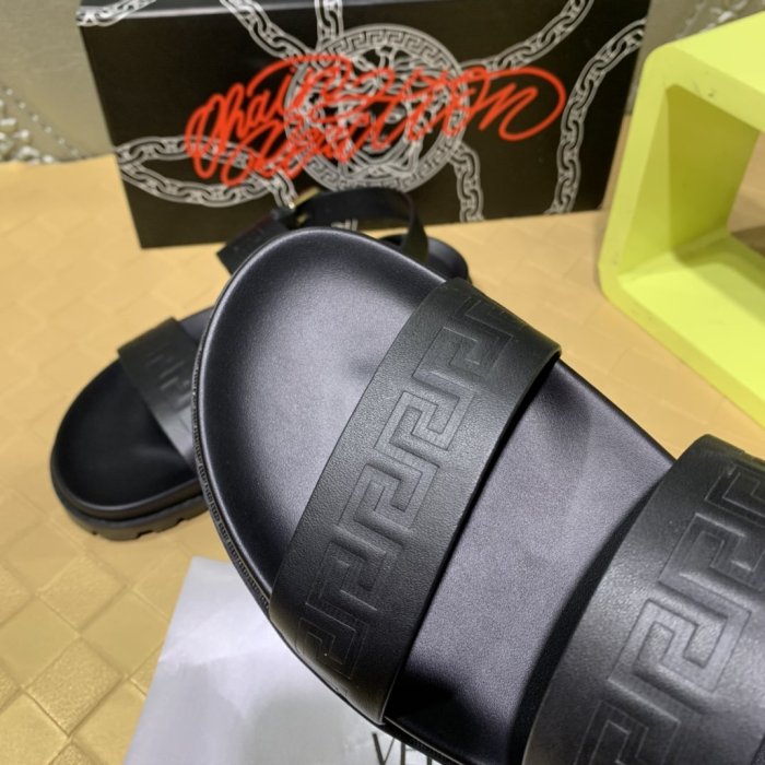 Versace Men Shoes Luxury Designer Greca Sandals