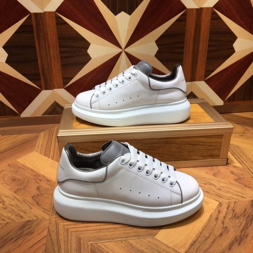 Alexander McQueen Women Shoes Fashion Design Luxury Brand Oversized Sneaker Reflectable