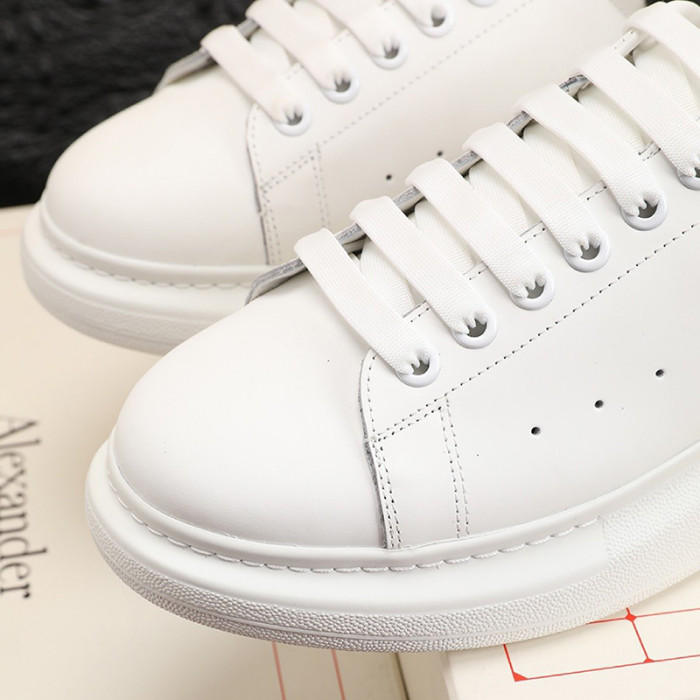 Alexander McQueen Women Shoes Fashion Design Luxury Brand Oversized Sneaker 553680WHGP59061