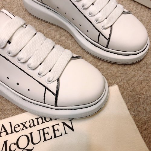 Alexander McQueen Women Shoes Fashion Design Luxury Brand Oversized Sneaker 627867WHYBI9061