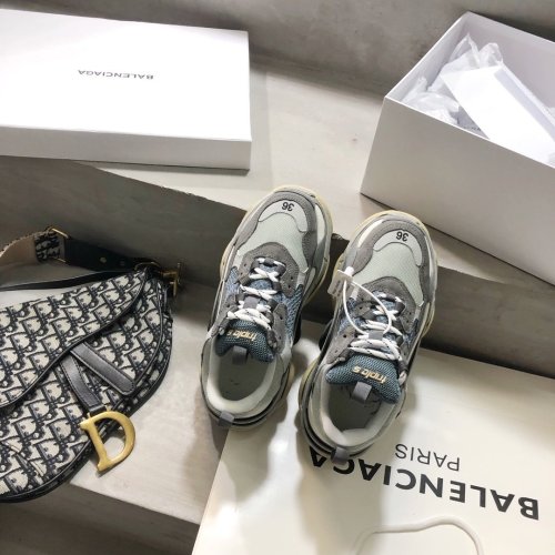 Balenciaga Mens Shoes Triple S Sneaker