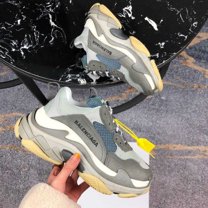 Balenciaga Mens Shoes Triple S Sneaker