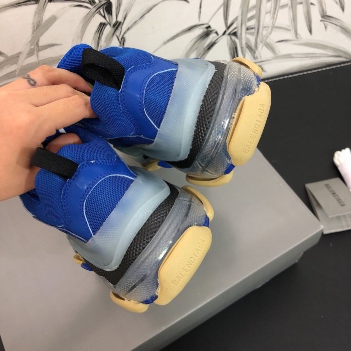 Balenciaga Mens Shoes Triple S Sneaker