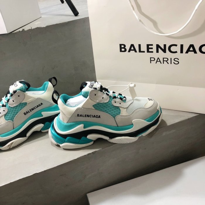 Balenciaga Mens Shoes Triple S Sneaker