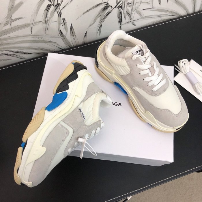 Balenciaga Mens Shoes Triple S Sneaker