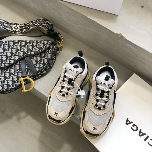 Balenciaga Mens Shoes Triple S Sneaker