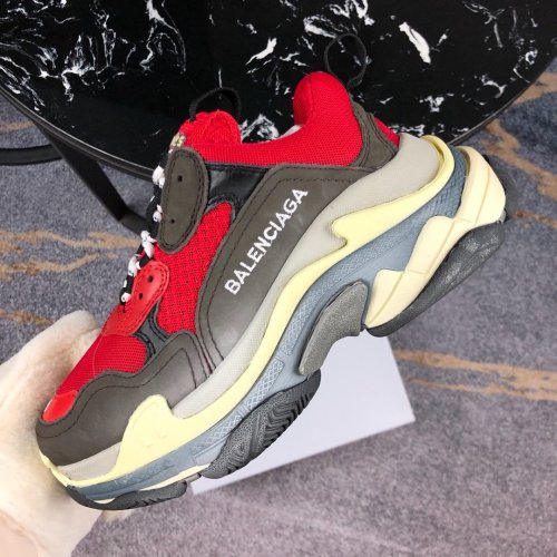 Balenciaga Mens Shoes Triple S Sneaker
