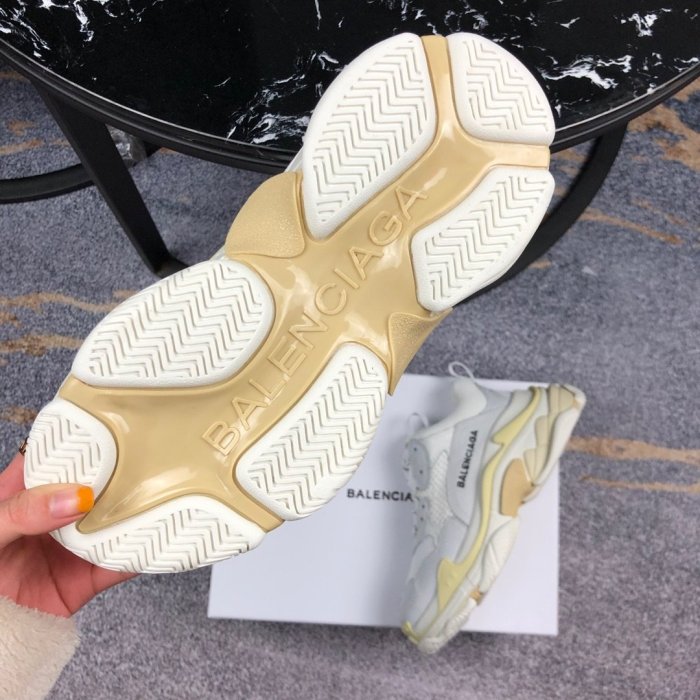 Balenciaga Mens Shoes Triple S Sneaker