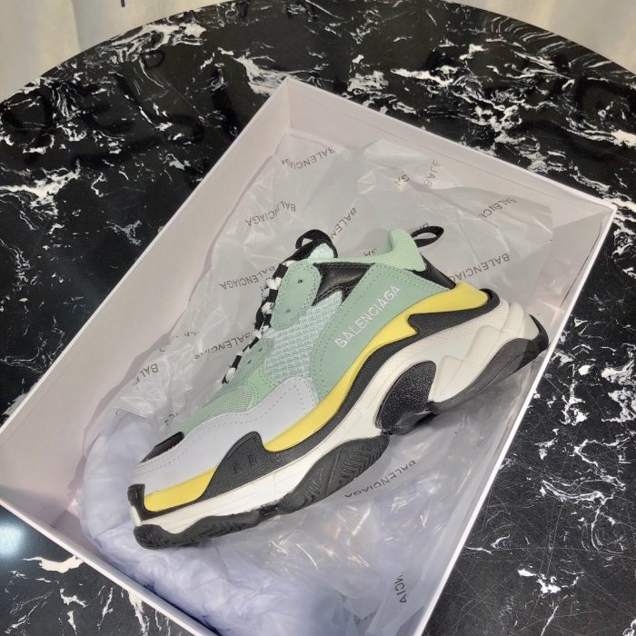 Balenciaga Mens Shoes Triple S Sneaker