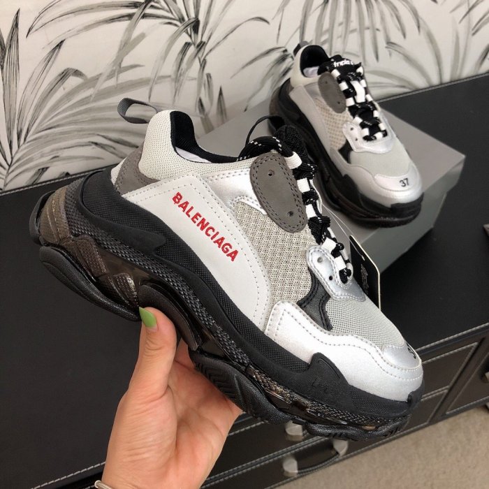 Balenciaga Mens Shoes Triple S Sneaker