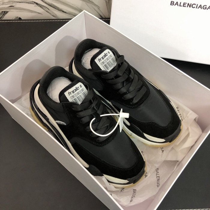 Balenciaga Mens Shoes Triple S Sneaker