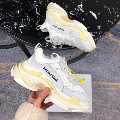 Balenciaga Mens Shoes Triple S Sneaker