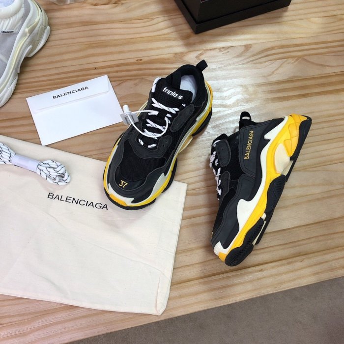 Balenciaga Mens Shoes Triple S Sneaker