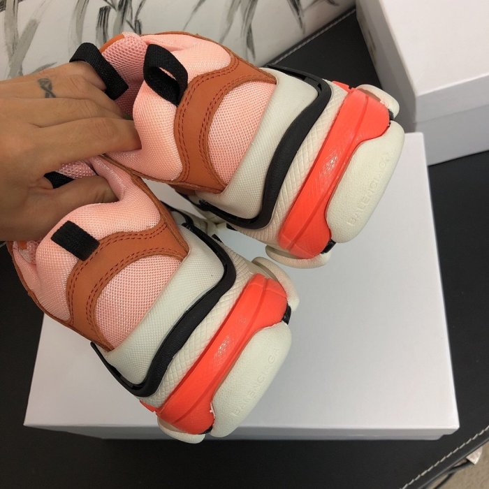 Balenciaga Mens Shoes Triple S Sneaker