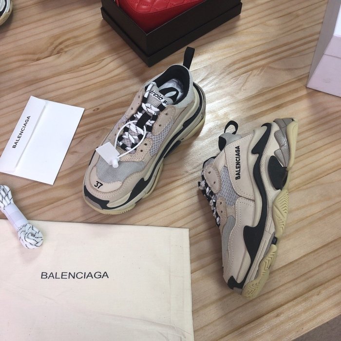 Balenciaga Mens Shoes Triple S Sneaker