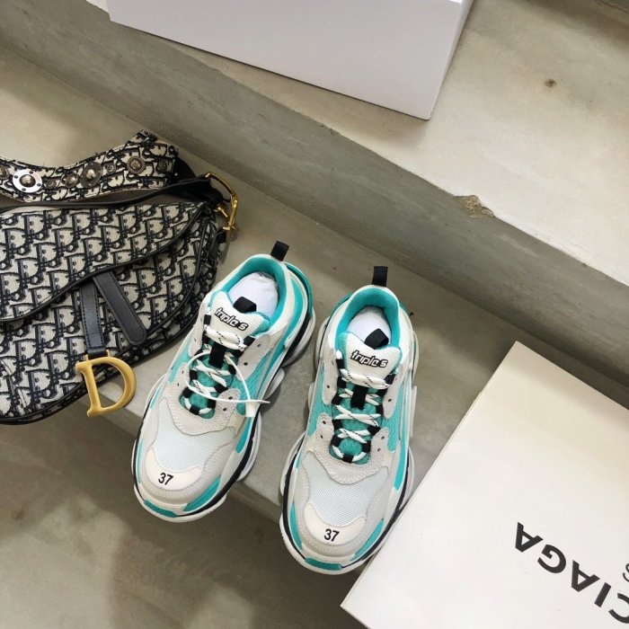 Balenciaga Mens Shoes Triple S Sneaker