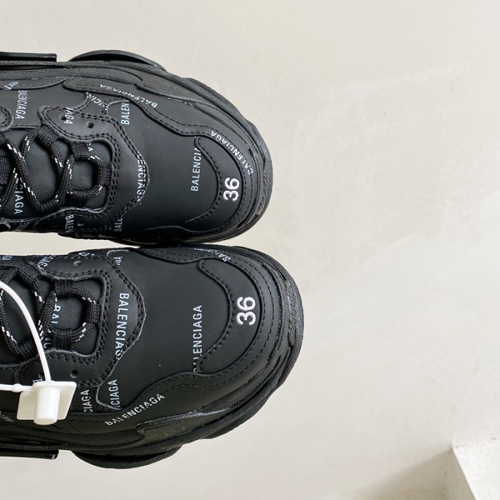 Balenciaga Mens Shoes Triple S Sneaker