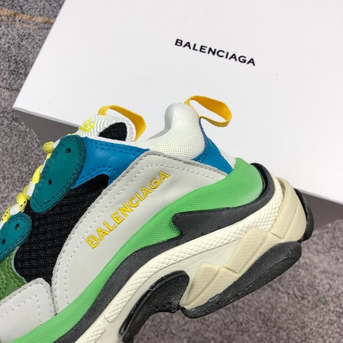 Balenciaga Mens Shoes Triple S Sneaker