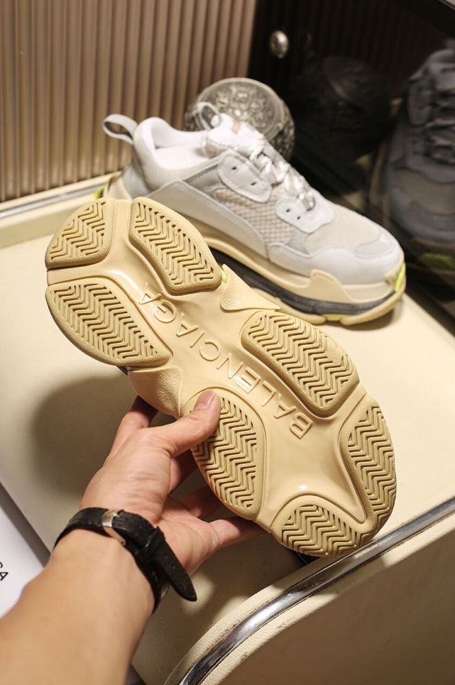 Balenciaga Womens Shoes Breathable Design Sneakers Luxury Brand Triple S Sneaker