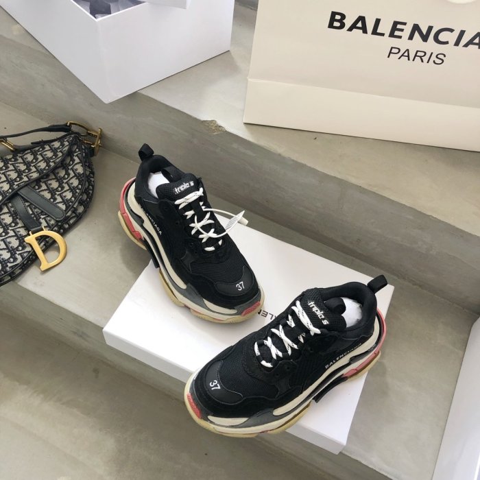 Balenciaga Mens Shoes Triple S Sneaker