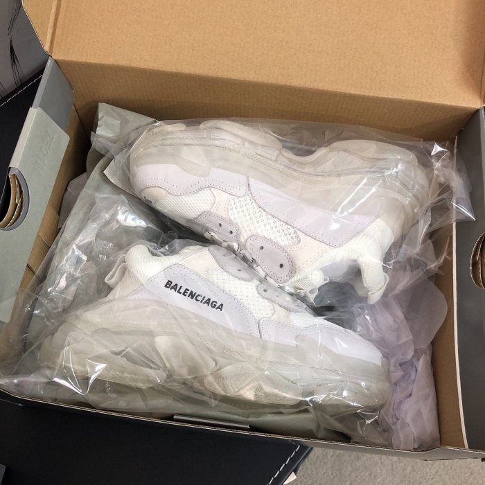 Balenciaga Mens Shoes Triple S Sneaker