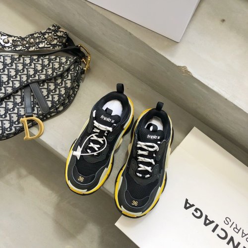 Balenciaga Mens Shoes Triple S Sneaker