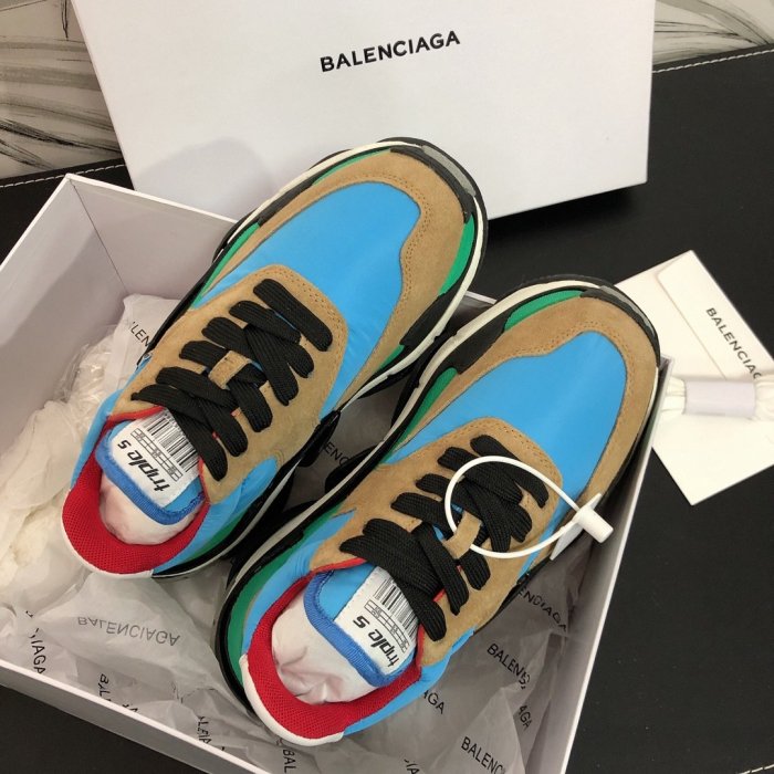 Balenciaga Mens Shoes Triple S Sneaker