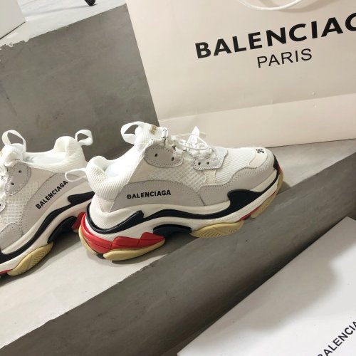Balenciaga Mens Shoes Triple S Sneaker