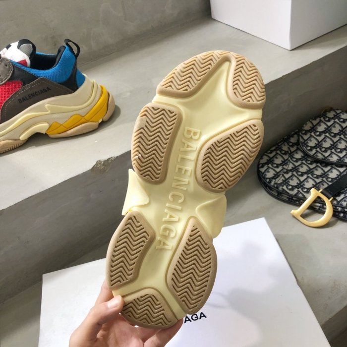 Balenciaga Mens Shoes Triple S Sneaker