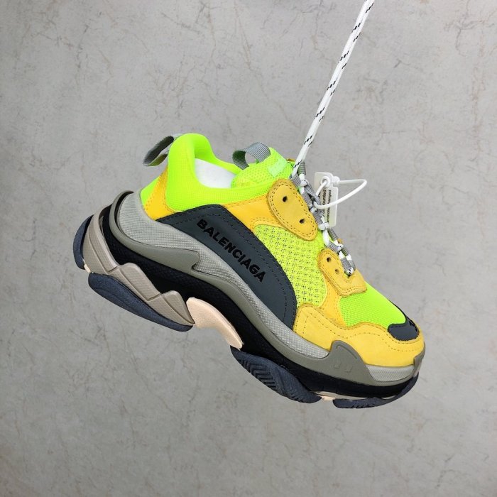 Balenciaga Mens Shoes Triple S Sneaker