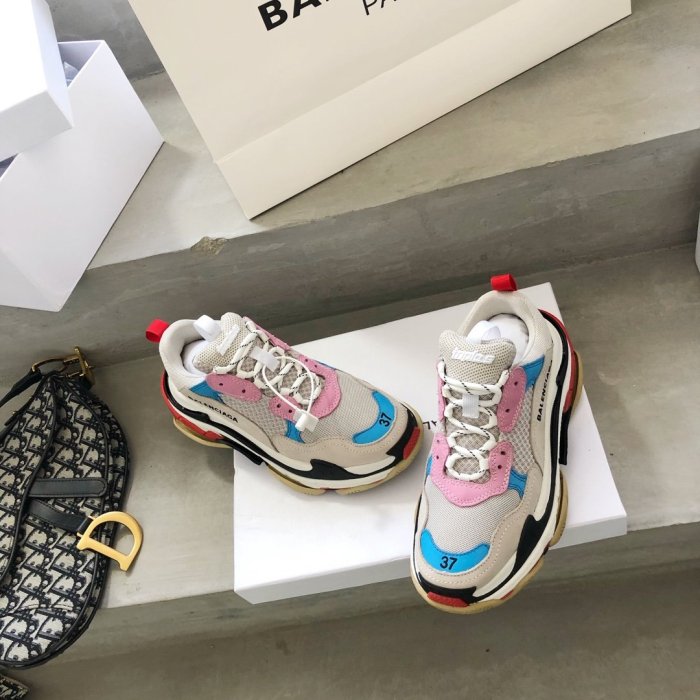 Balenciaga Mens Shoes Triple S Sneaker