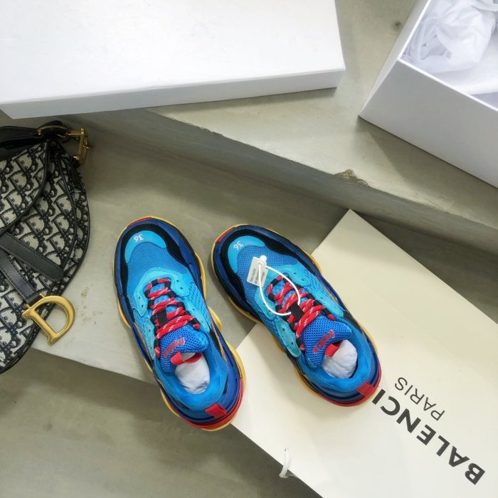 Balenciaga Mens Shoes Triple S Sneaker