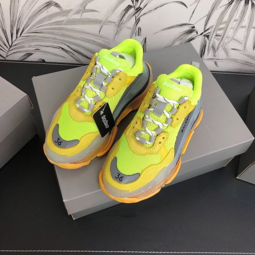 Balenciaga Mens Shoes Triple S Sneaker