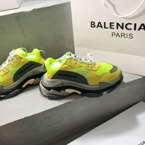 Balenciaga Mens Shoes Triple S Sneaker