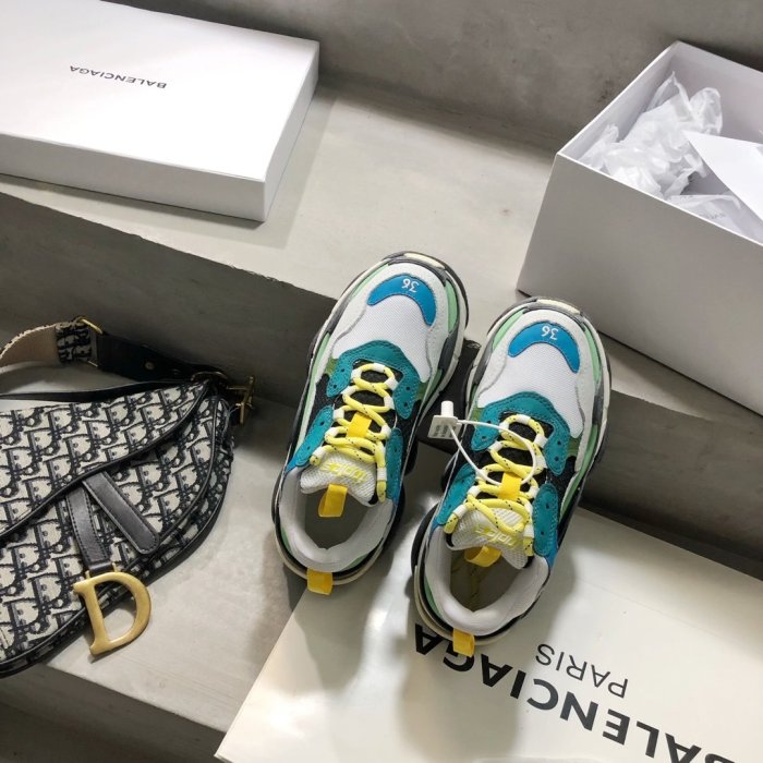 Balenciaga Mens Shoes Triple S Sneaker