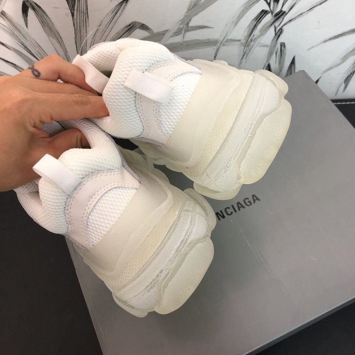 Balenciaga Mens Shoes Triple S Sneaker