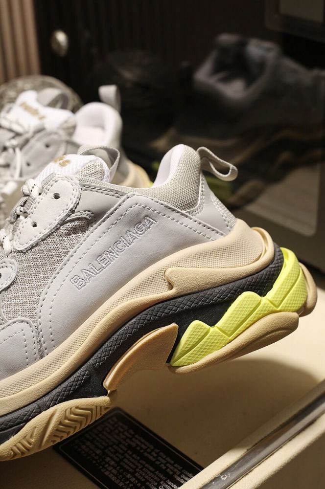Balenciaga Womens Shoes Breathable Design Sneakers Luxury Brand Triple S Sneaker