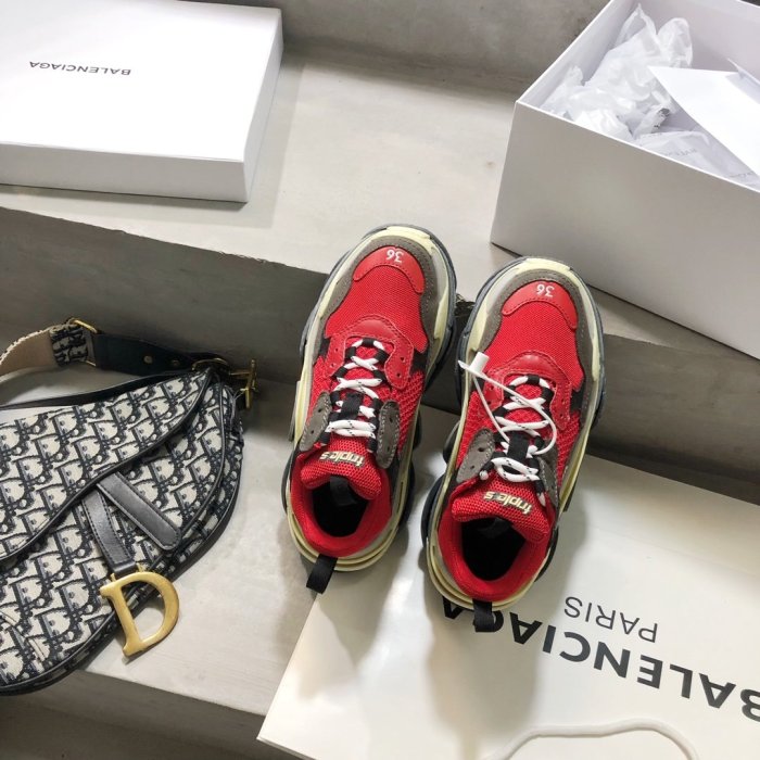 Balenciaga Mens Shoes Triple S Sneaker